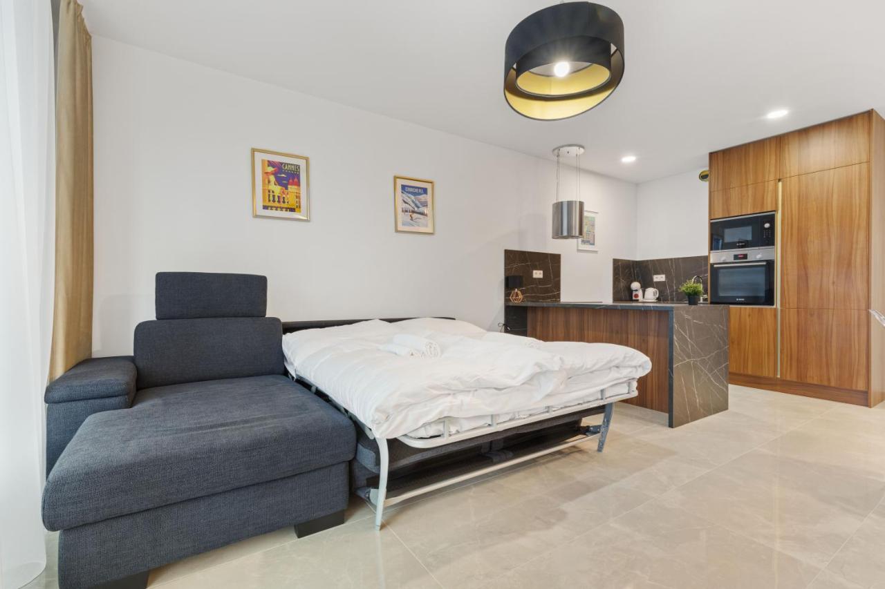 Ferienwohnung Lam Jegeho Alej - Jacuzzi - Free Parking Pressburg Exterior foto